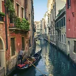 B&B Al Teatro With Canal View