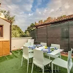 Stunning Venetian Apartment By Biennale Gardens