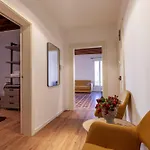 San Lorenzo Apartments 5054