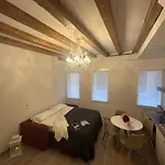 Classic Venice House 2