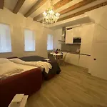 Classic Venice House 2