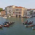 Benzon Apartments