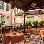 Ca\' del Cinema B&B