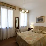 Le Due Corone Bed & Breakfast
