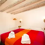Heart Of Venice White House Rialto Wi-Fi 1Gbs