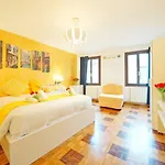 Calle Dei Fabbri Apartment
