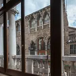 Apartment Ponte Raspi Canal View