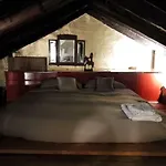 Mariangela Artist\'S Lodge