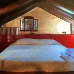 Mariangela Artist\'S Lodge