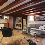 Canal View Suite In Rialto By Wonderful Italy