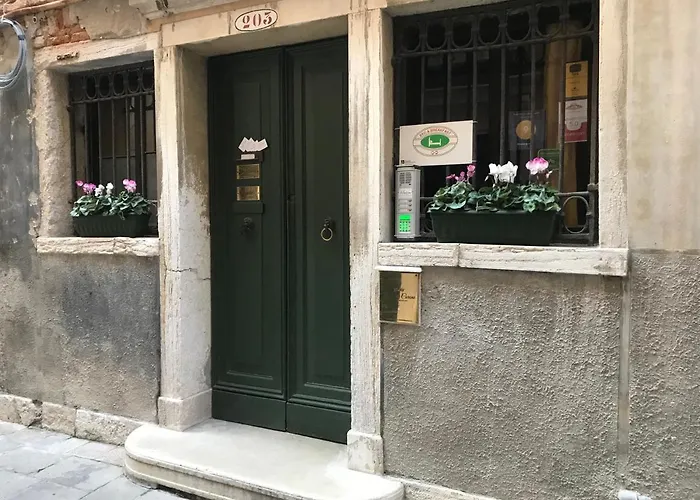 Le Due Corone Bed & Breakfast