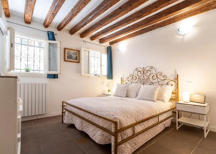 San Giacomo Pied-A-Terre House By Wonderful Italy