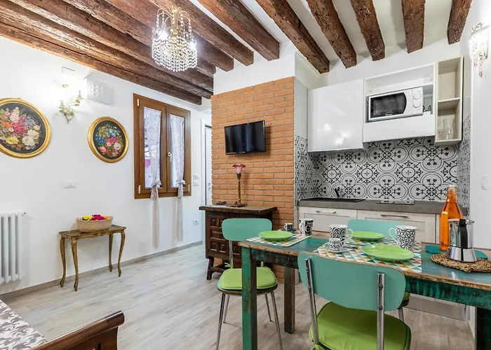 Venice Downtown With Private Garden