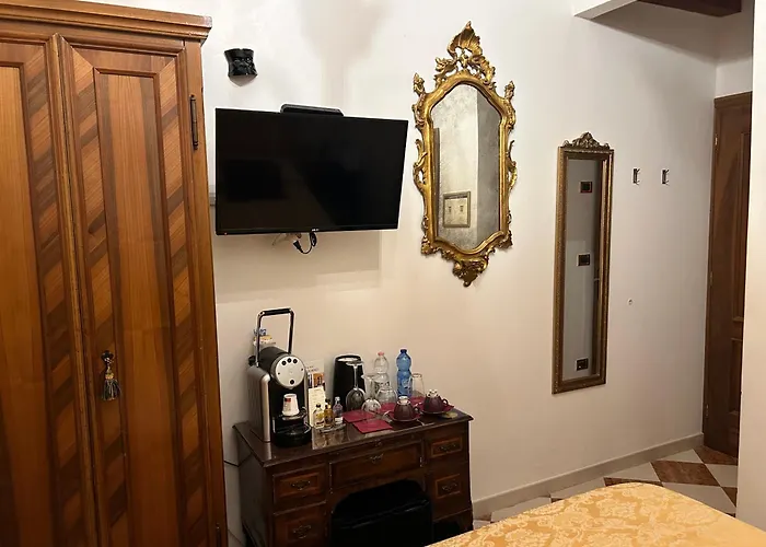 Luxury Venetian Rooms
