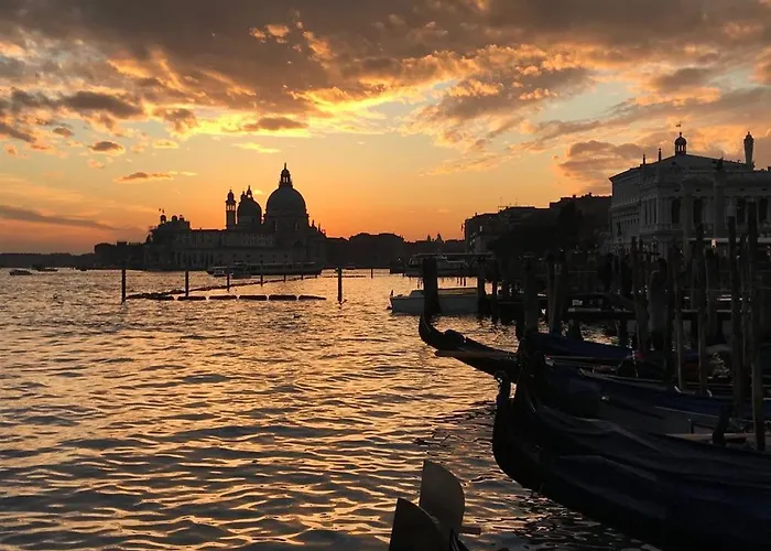 Youth Venice Hostelers Home