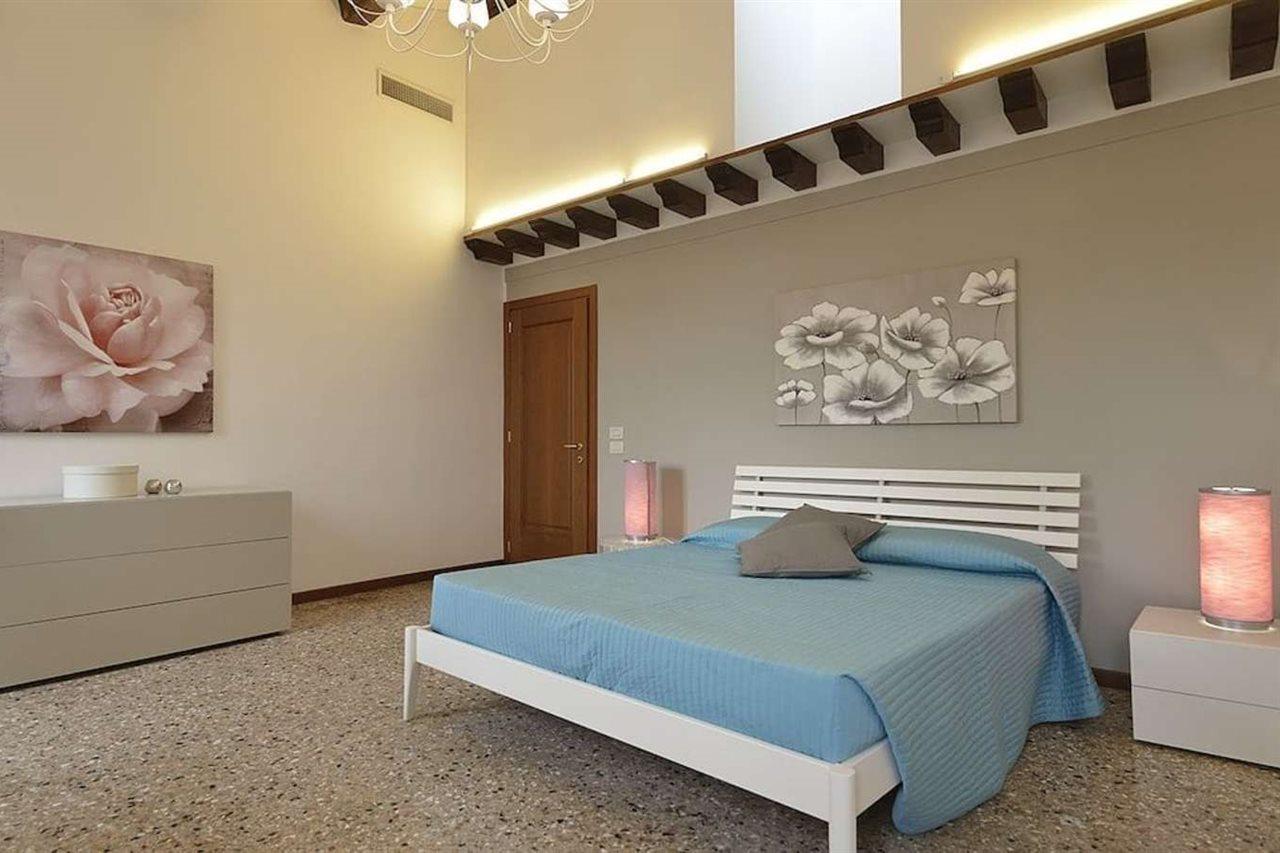 Venier 6 Apartment *
