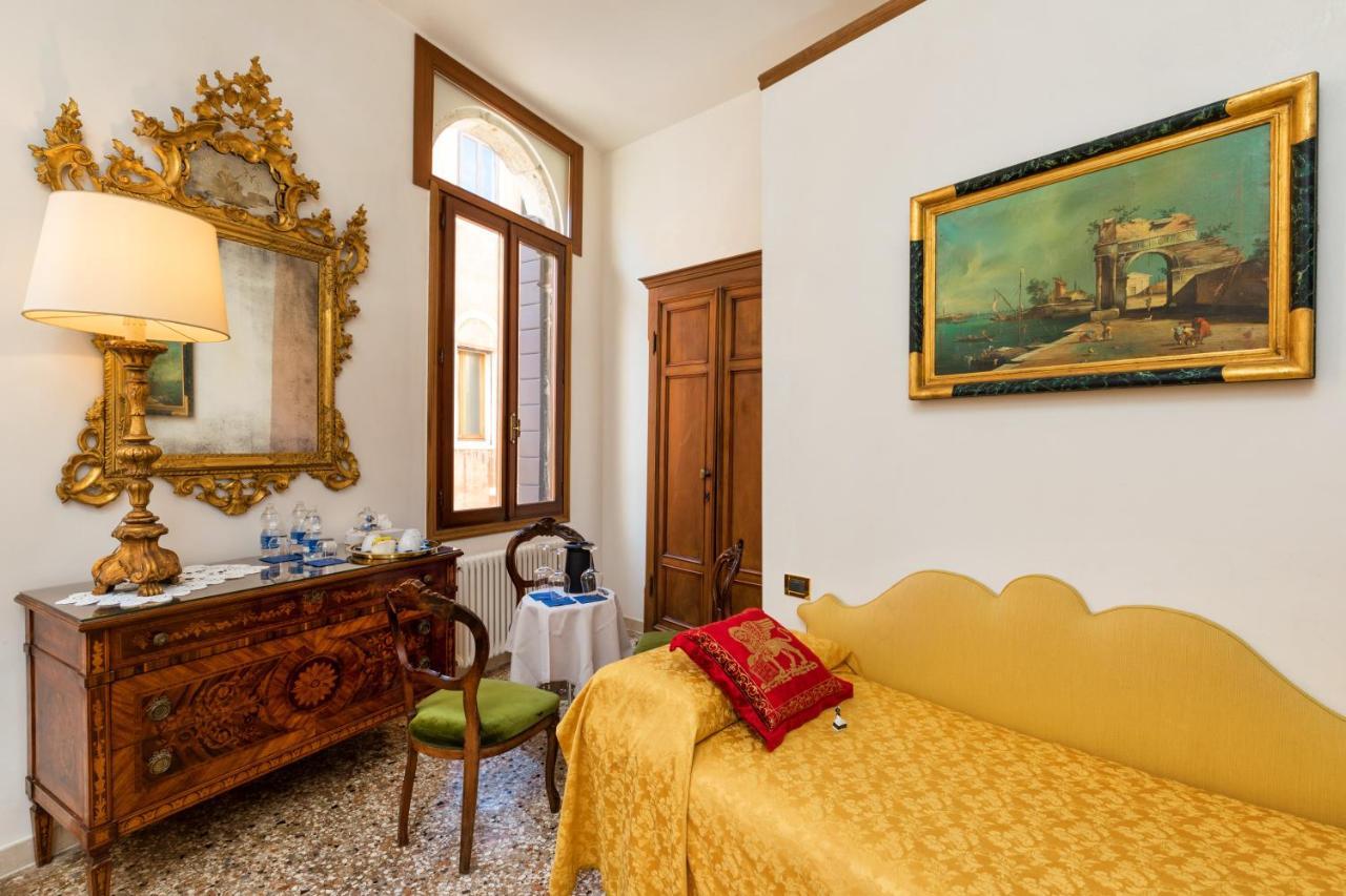 Casa de hóspedes Luxury Venetian 2*