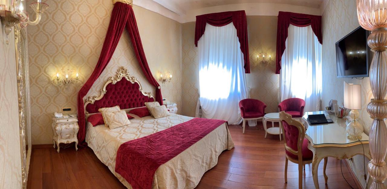 Savoia & Jolanda Hotel 4*