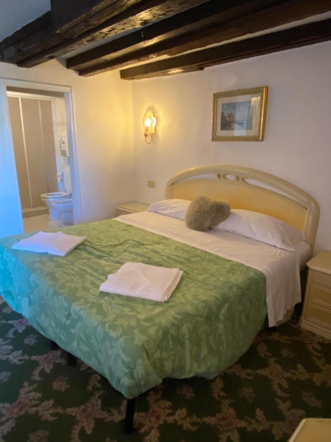 House Guest house *