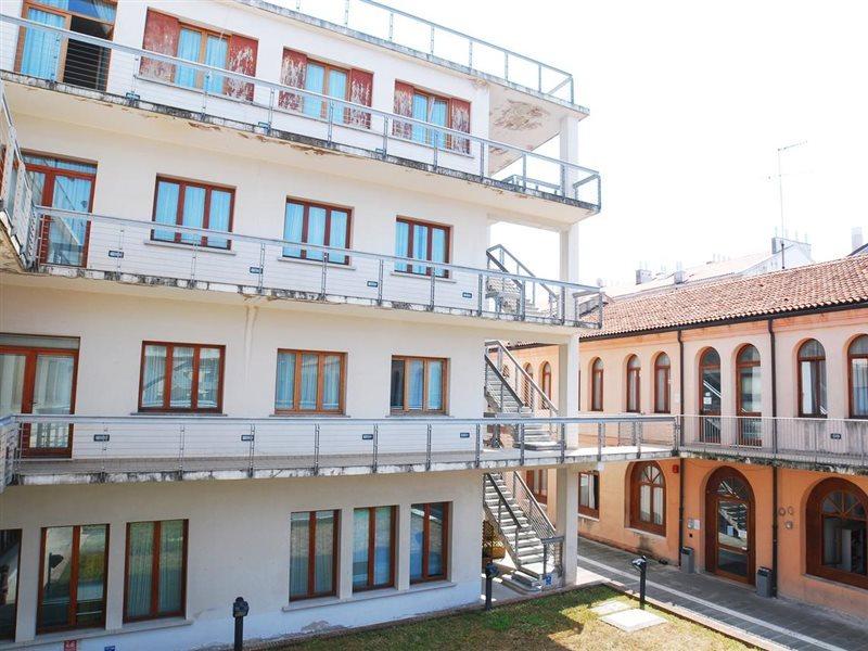 Sunny Terrace * Venice