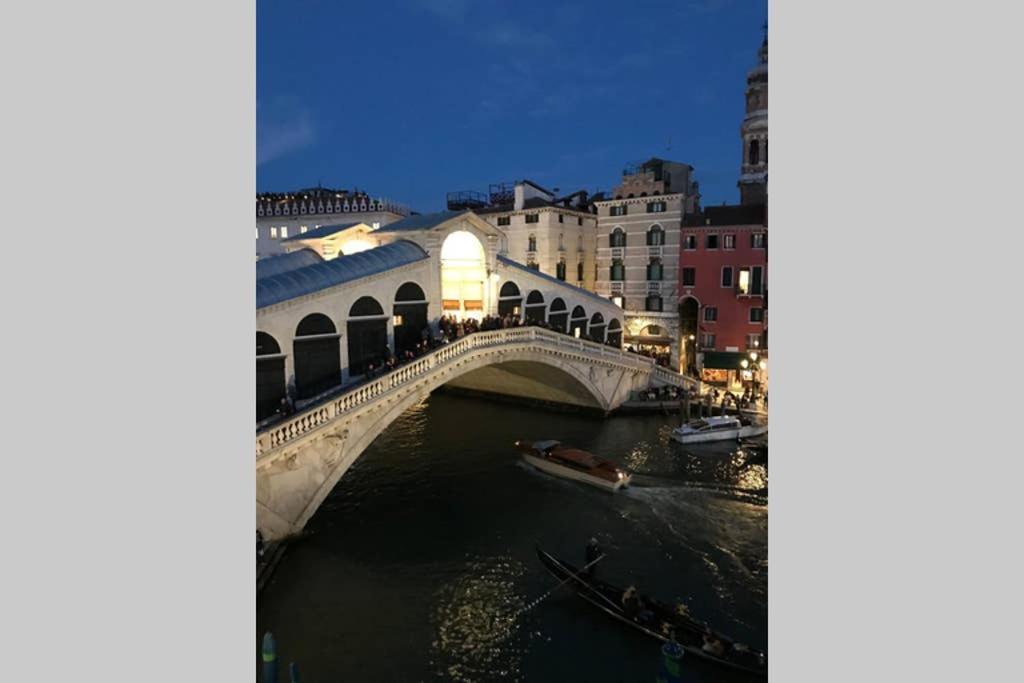 Rialto With Canal Grande View Appartamento *