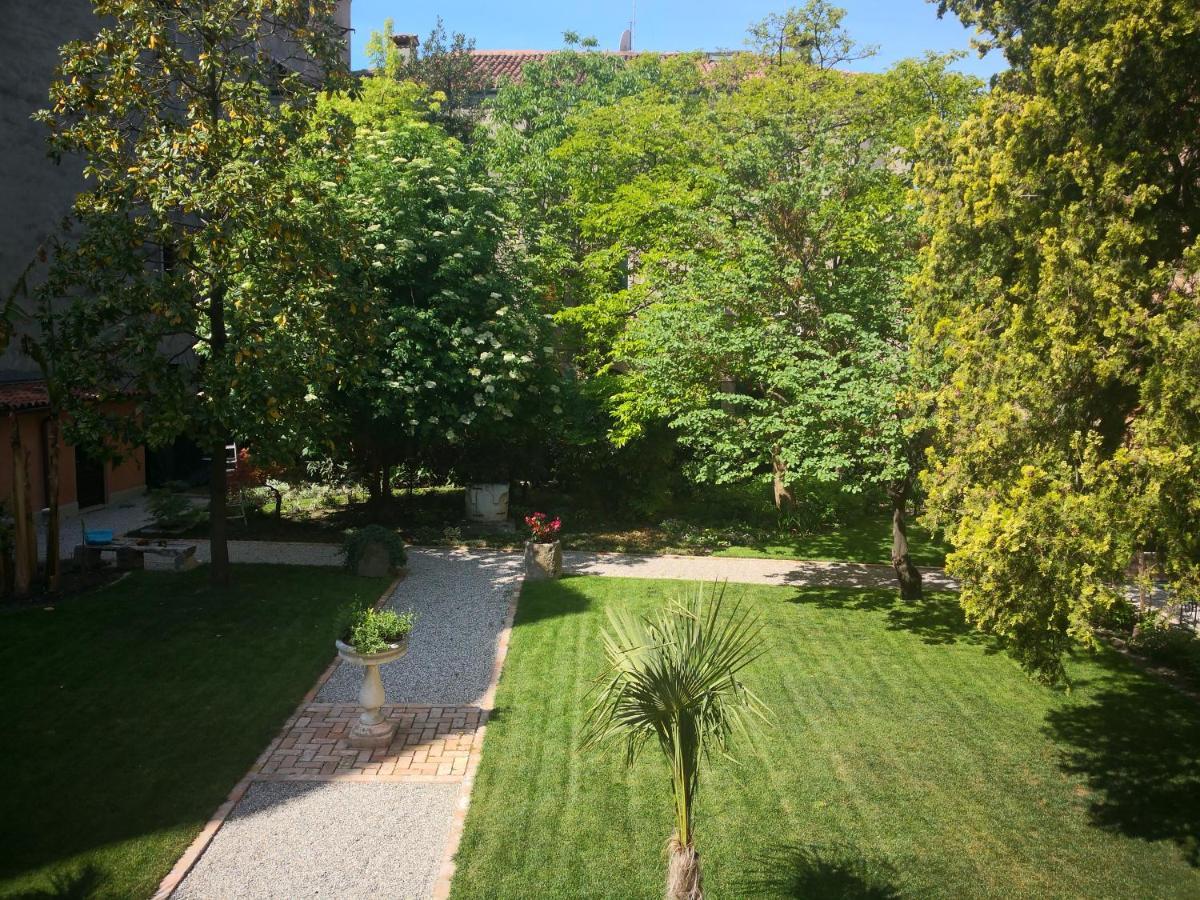 Cinqueteste Luxury Casa de hóspedes 2*