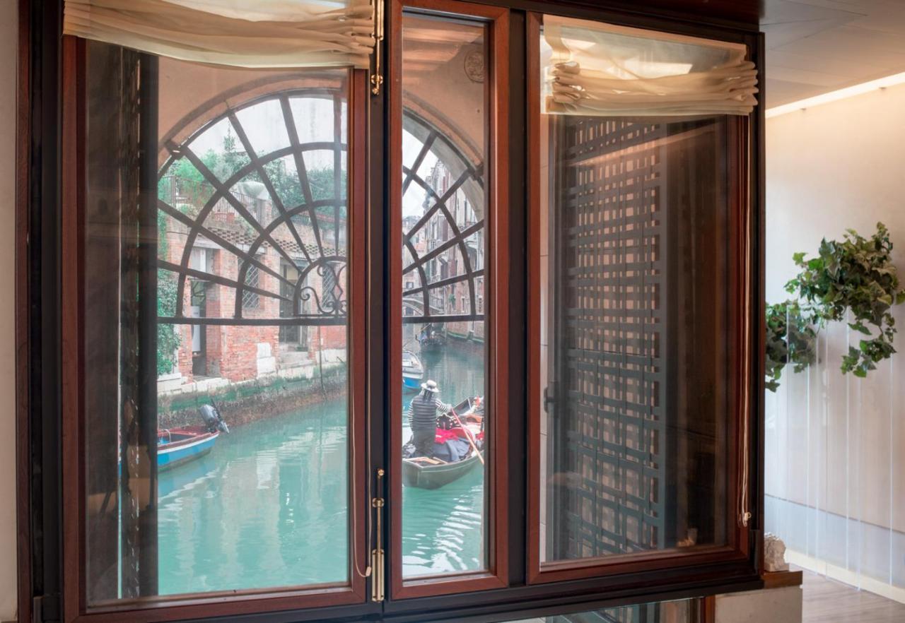 Holiday home Casa Flavia Ai Morosini - Luxury With Canal View