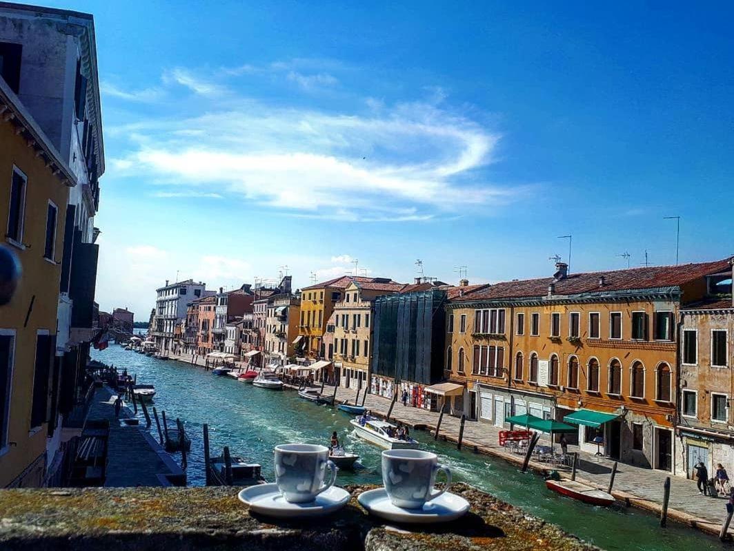 Calle Rielo Great Canal View