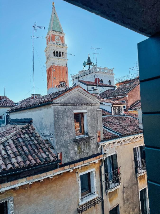 Ai Savi Di