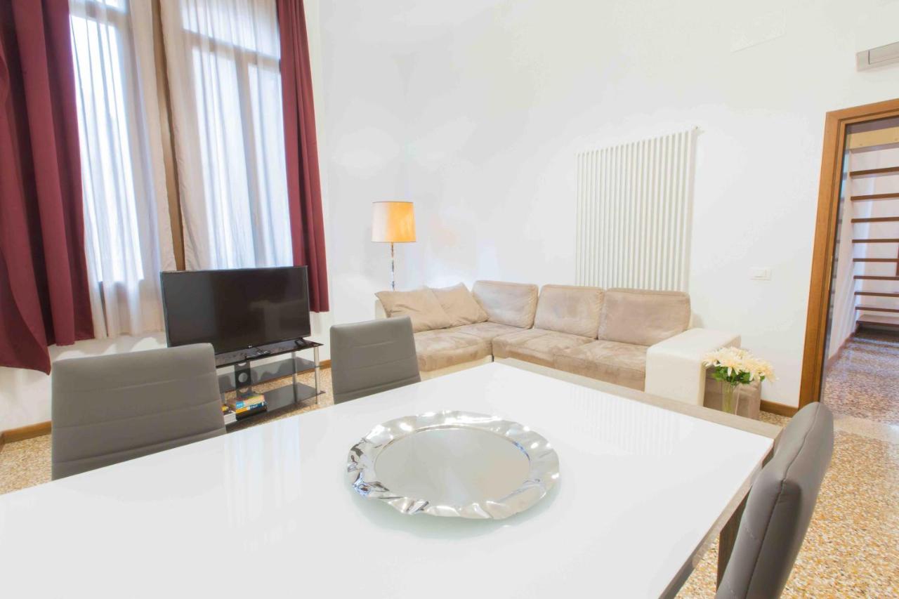 Ca Cicogna Air Conditioning And Fast Wifi, Central Location Apartment *