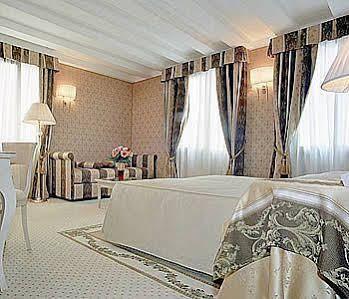 Hotel Acca Veneza