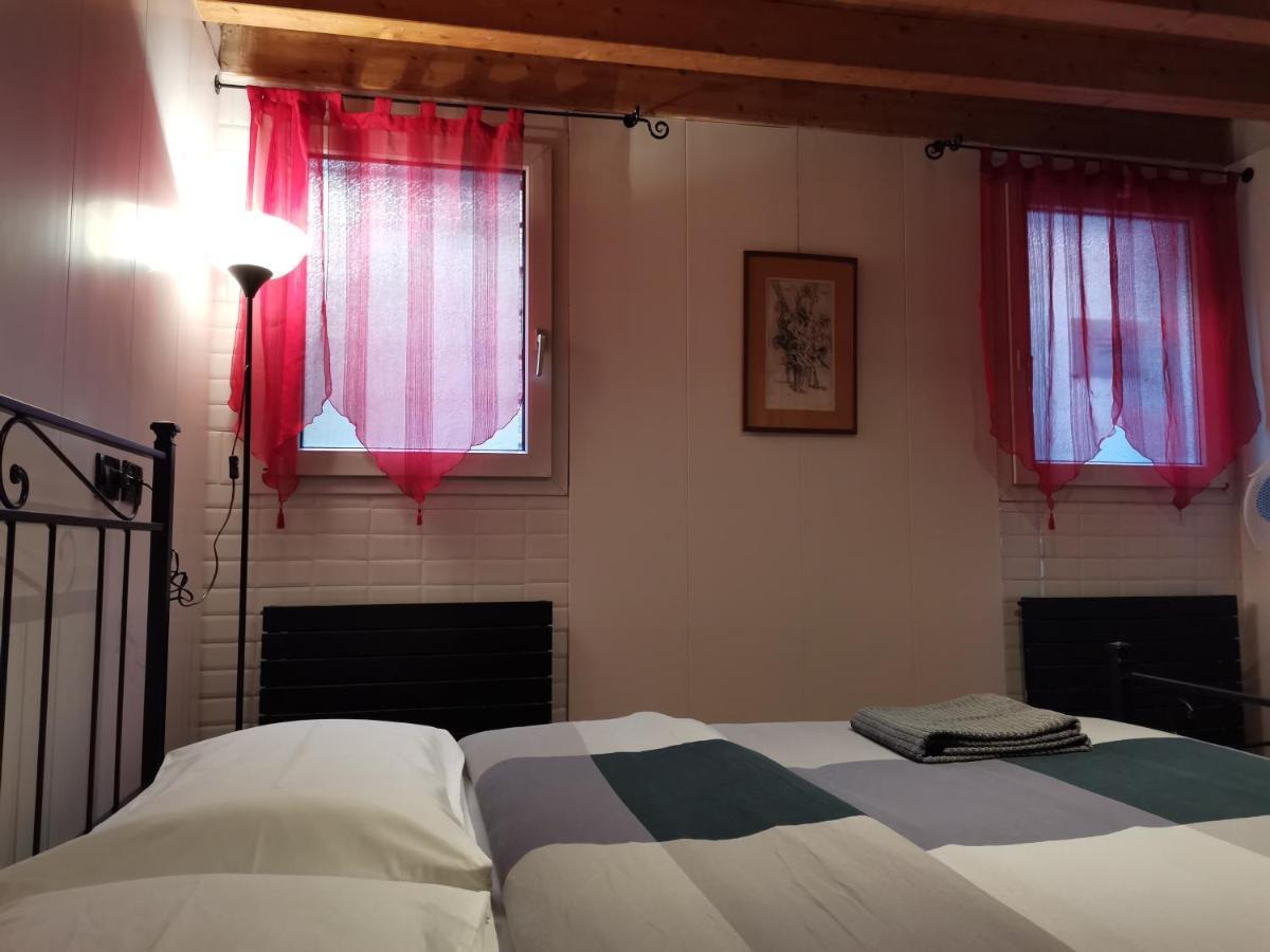 6518 * Veneza