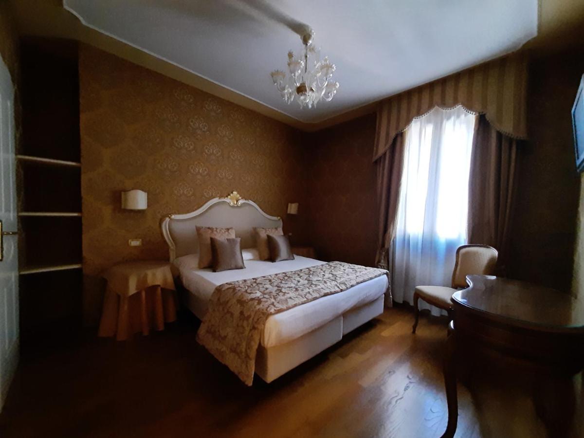 Acomodação com café da manhã  Murano Palace