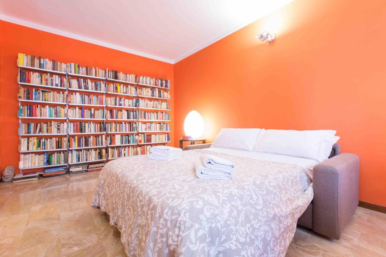 Apartment Art Painting With Canal View Venice