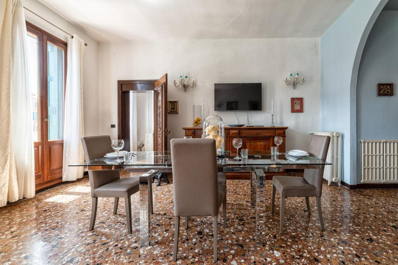 Royal Rialto - Grand Canal View Apartamento Veneza
