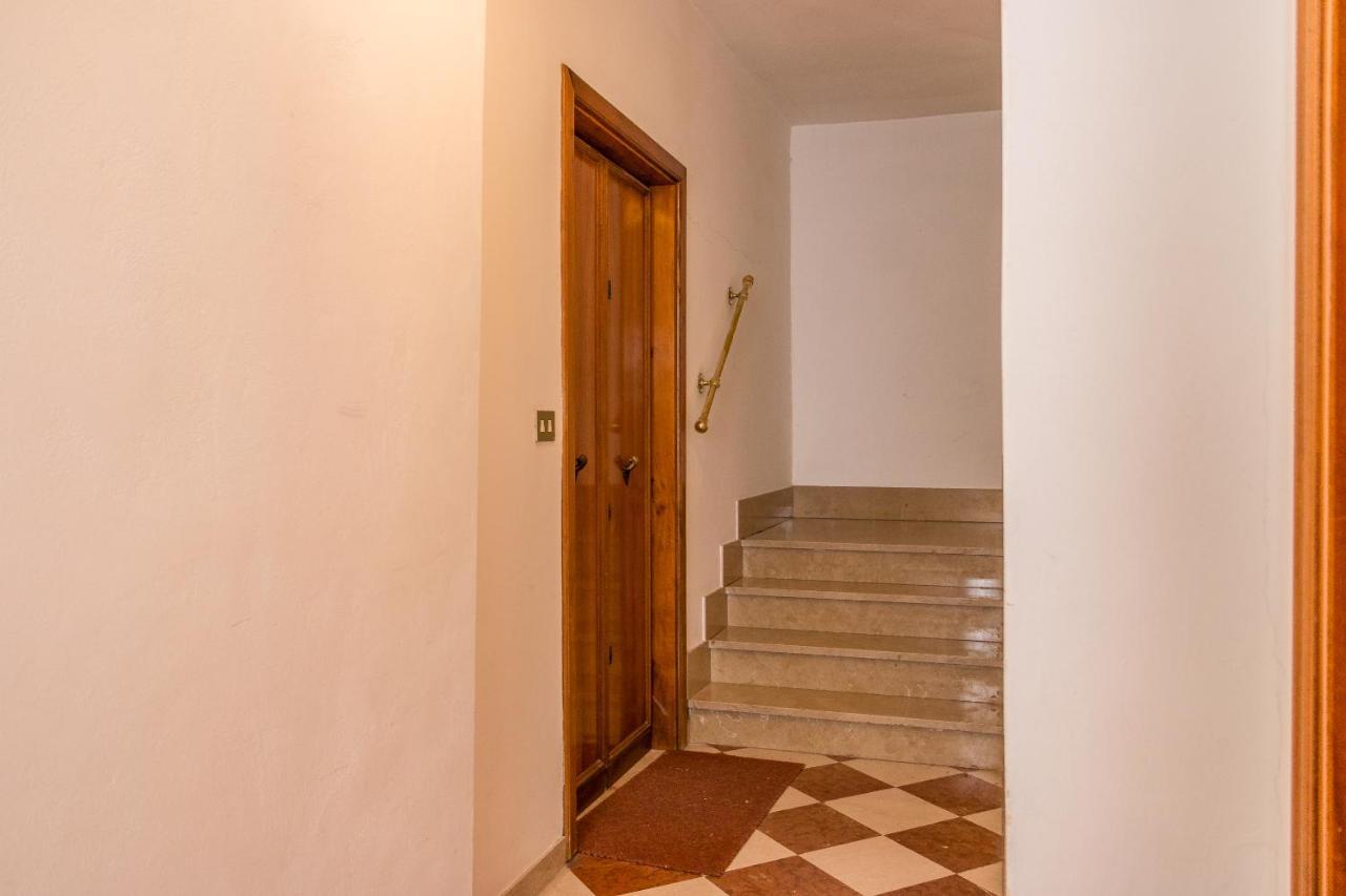 Doge's Mirror & Stair @frari Apartamento