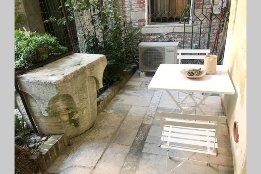 Tipico Con Corte Privata * Veneza