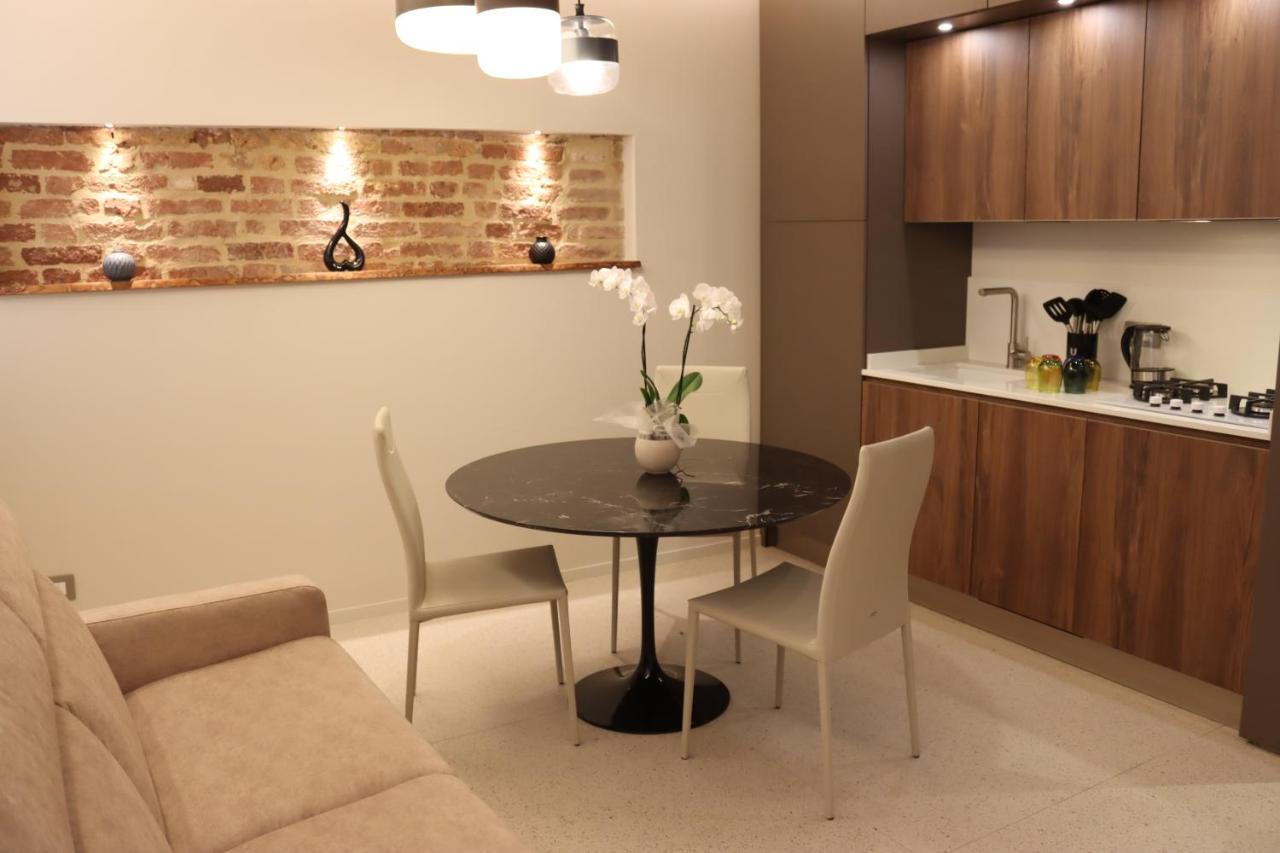 Honeymoon Apartment *