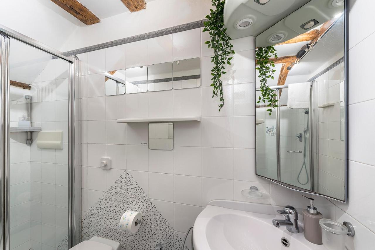 Piccolo - Cozy In The Heart Of Authentic Apartment *
