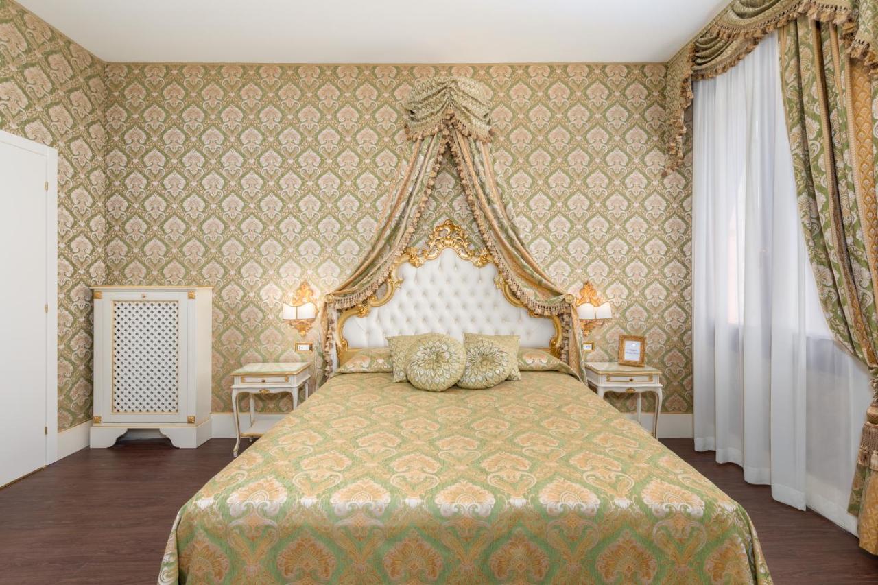 La Veneziana Boutique * Venice