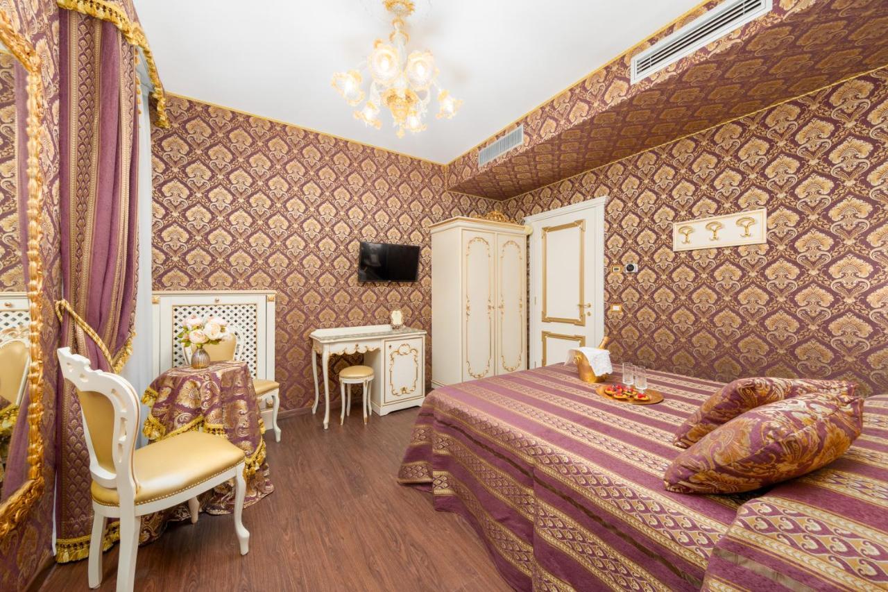 La Veneziana Boutique Venice