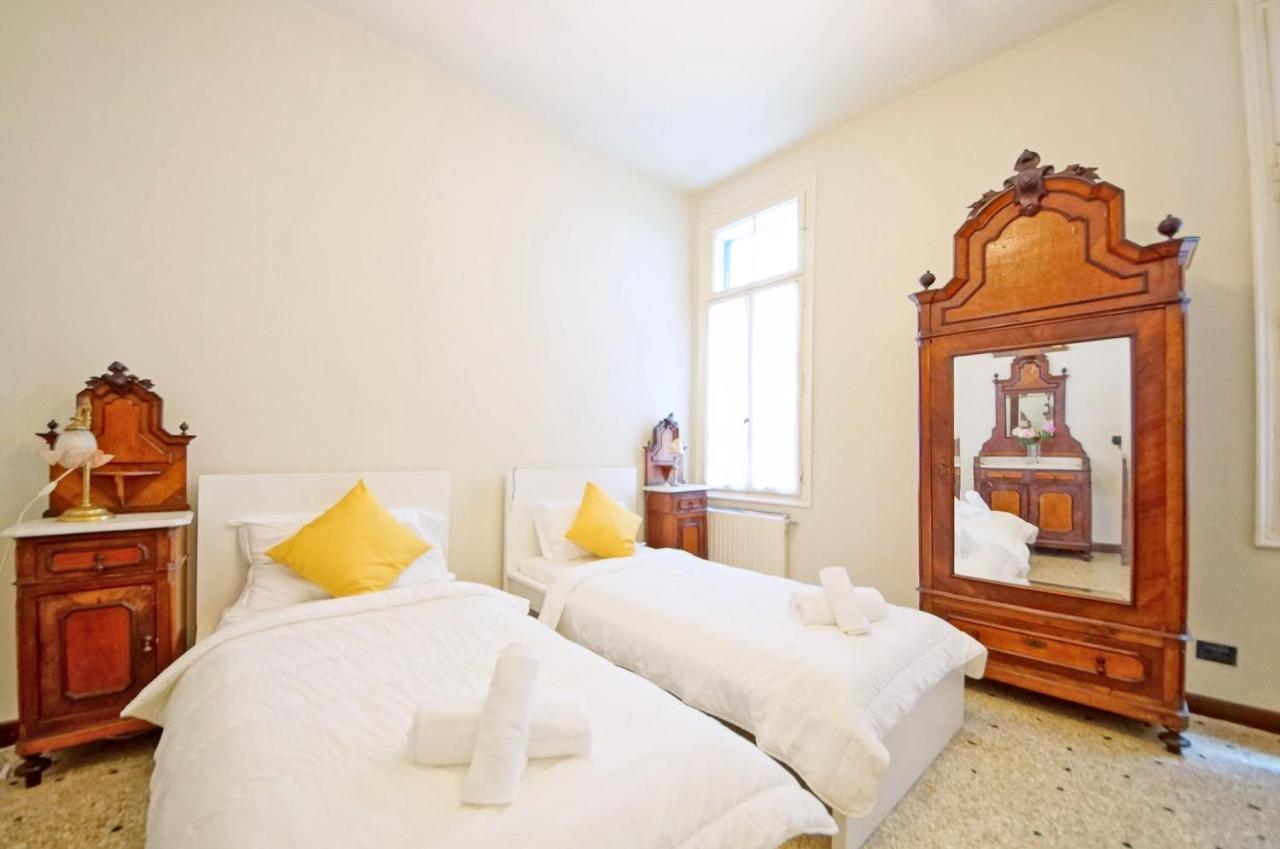 Dolcevita N 490 * Veneza