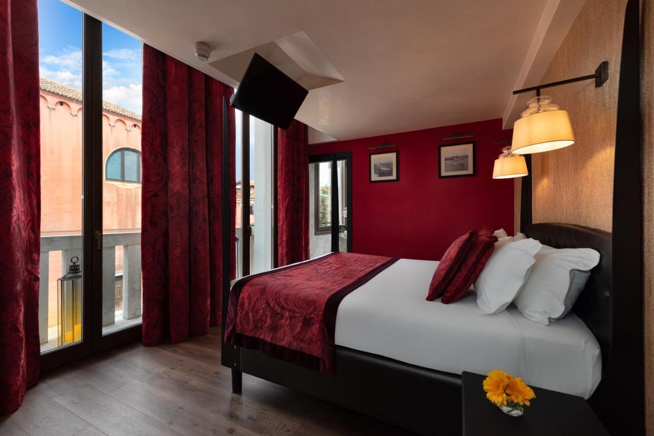 Hotel Palazzo Veneziano - Collection
