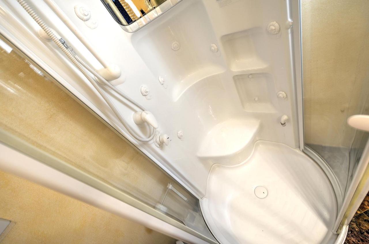 Rococo Apartment *