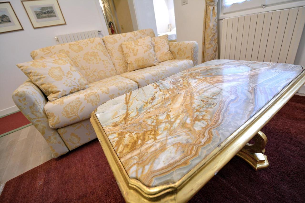 Apartment Rococo