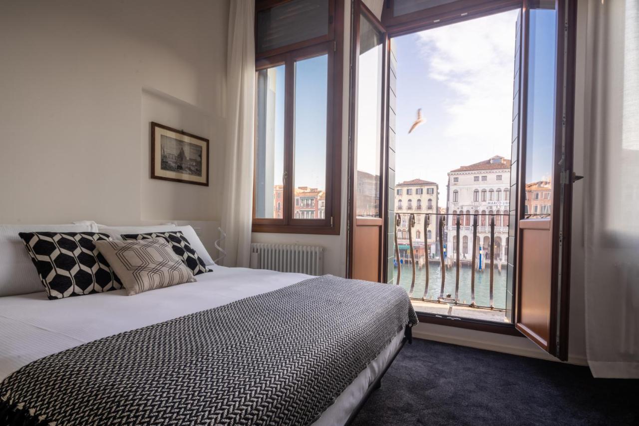 Design With Balcony On The Grand Canal R&r *