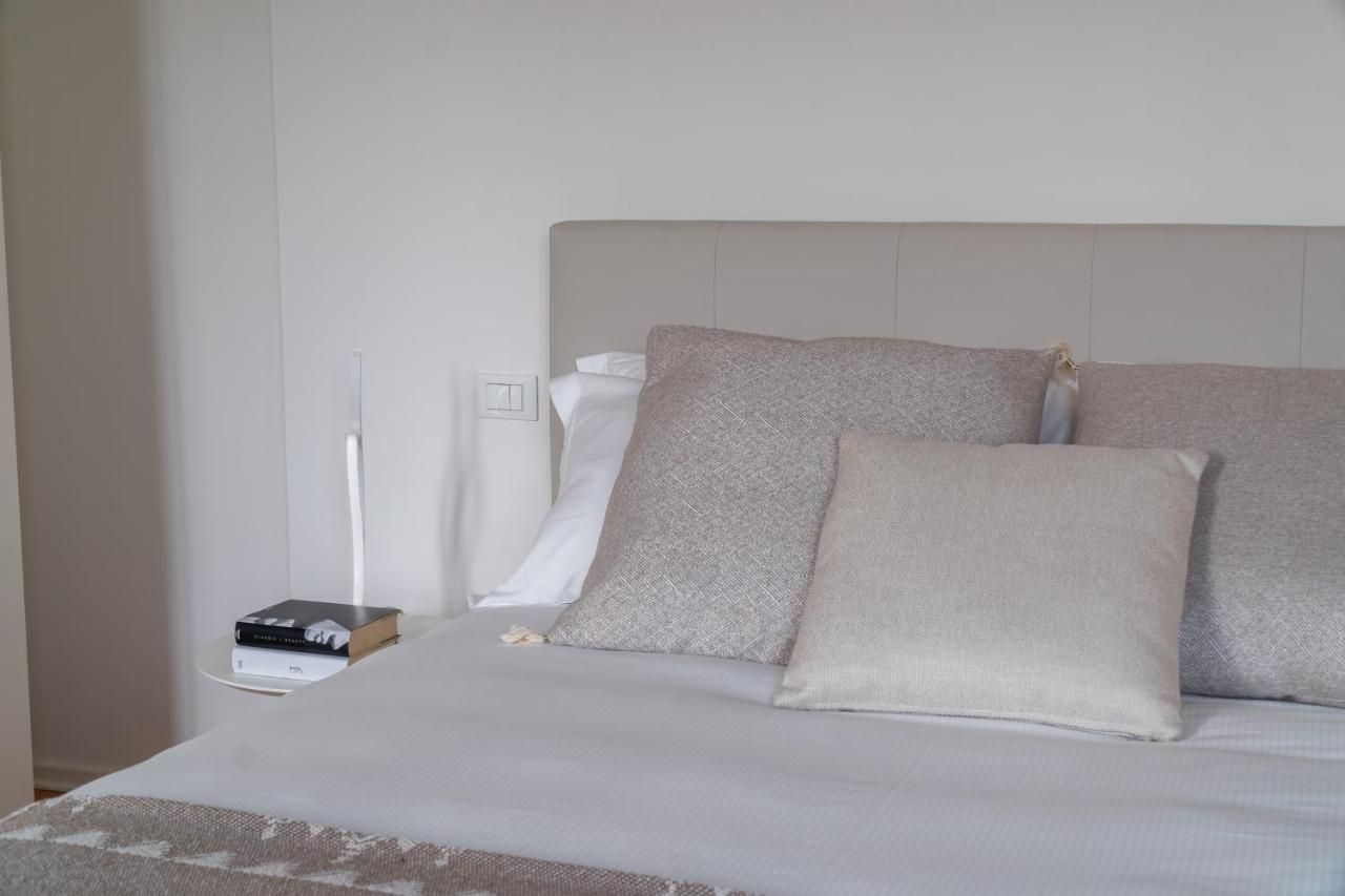Design With Balcony On The Grand Canal R&r Venice