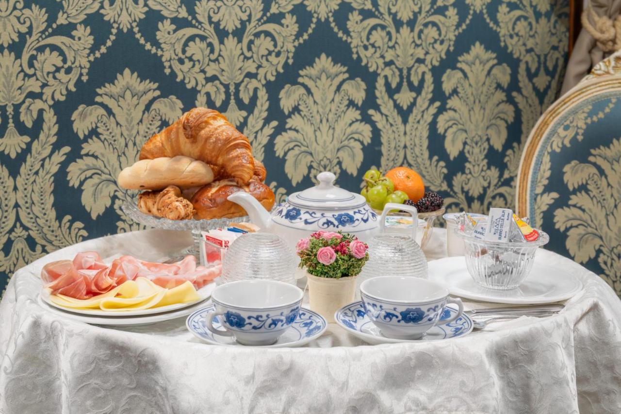 Residenza La Loggia Bed & Breakfast 2*