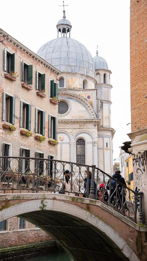Wendy Luxury * Venice