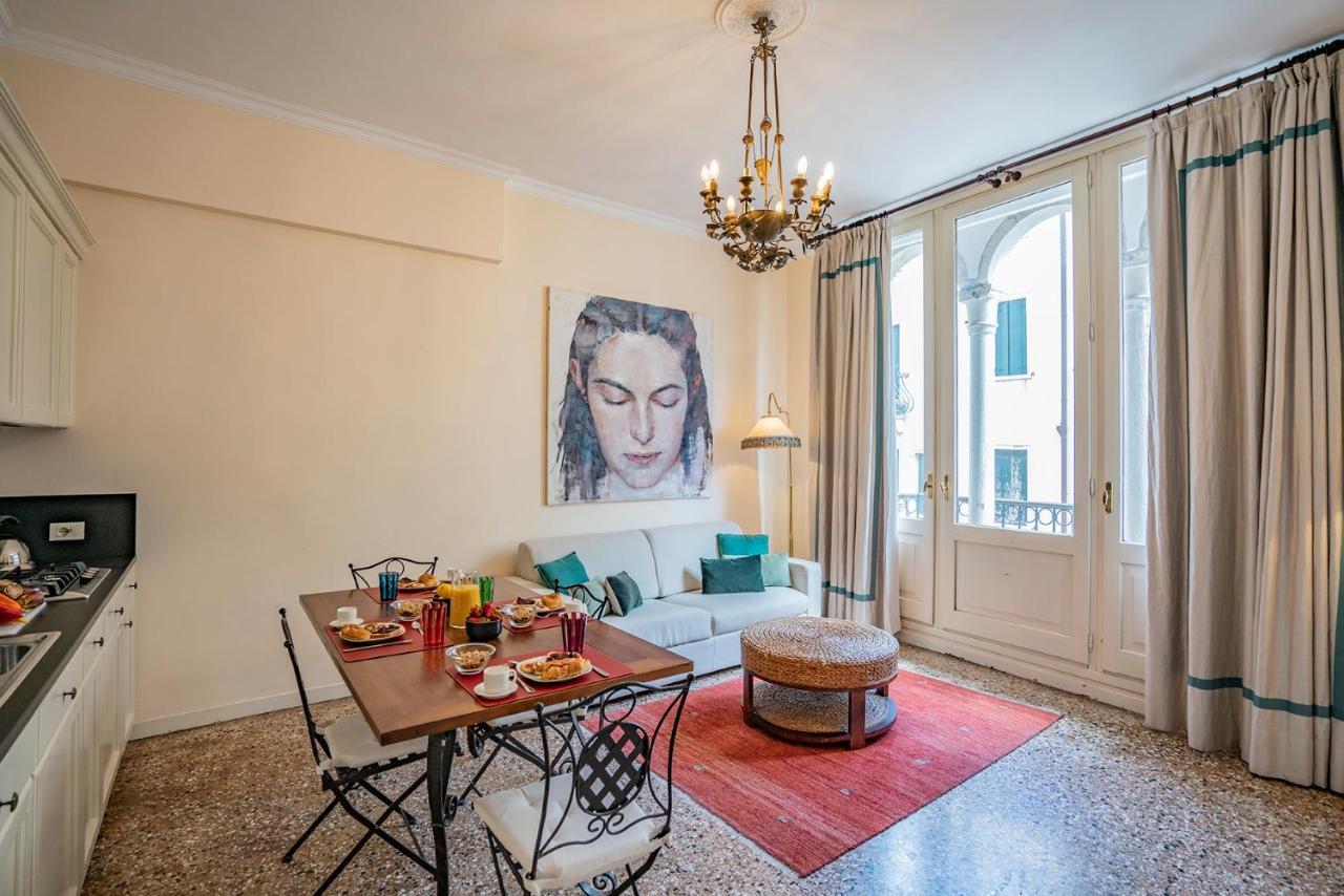 Ca' Grassi 2 Charming Balcony Apartment *